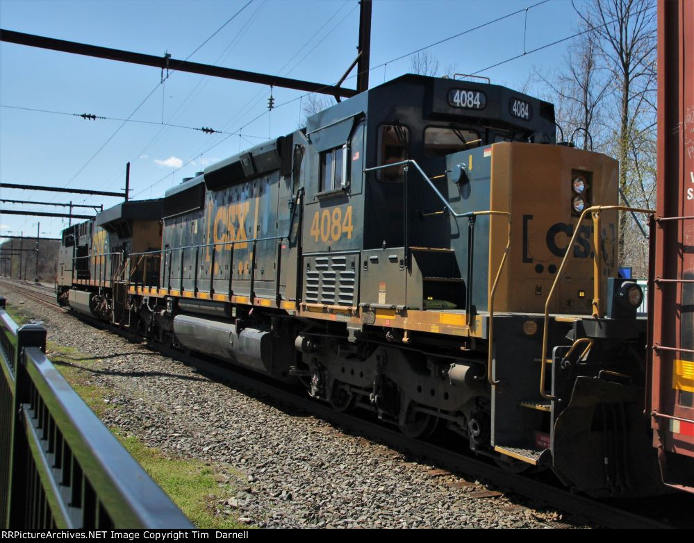 CSX 4084 on Q409